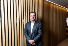 Paul Hudson (Sanofi): “El ritmo al que la Seguridad Social cubre ciertas medicinas en España es un poco lento” | Negocios