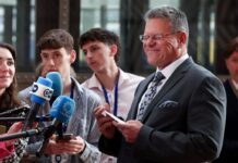 Bruselas considera “inaceptable” el arancel del 30% anunciado por Trump y presenta medidas de respuesta por valor de 72.000 millones | Internacional