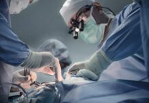 Gremio médico denuncia despidos de personal de salud tras anuncio de recortes de Daniel Noboa | Política | Noticias