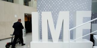 El FMI mejora la previsión sobre la economía mundial por una modesta desescalada de las tensiones comerciales | Economía