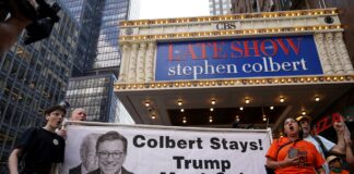 La Administración de Trump aprueba la fusión entre Paramount y SkyDance tras el despido de Colbert y el pago de 16 millones de la CBS | Economía