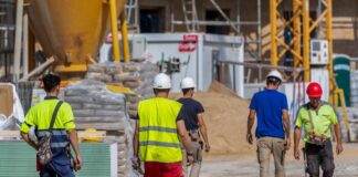 Hacienda dilata su promesa de llevar la información sobre beneficios empresariales a la negociación salarial | Economía