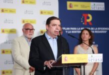 Planas rechaza la propuesta presupuestaria de Bruselas que recorta los fondos para el sector agrario | Economía