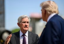Powell mantiene los tipos, pese a las presiones de Trump y al histórico voto en contra de dos gobernadores de la Reserva Federal | Economía