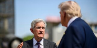 Powell mantiene los tipos, pese a las presiones de Trump y al histórico voto en contra de dos gobernadores de la Reserva Federal | Economía