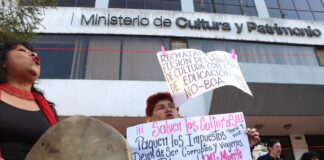 Primeras medidas por la reducción de ministerios: Gremios de artistas realizan plantón en el Ministerio de Cultura en Quito | Política | Noticias