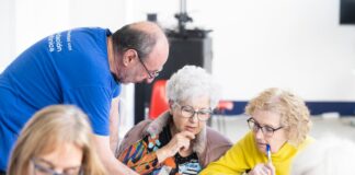 Que no nos desconecten: el reto de los mayores frente a la brecha digital | Formación | Economía