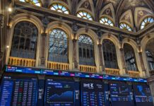 Las familias disparan su inversión en fondos y aumentan su riqueza financiera a niveles récord | Economía