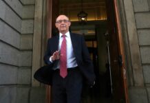 Mossos investiga la compra de una docena de propiedades de los miembros de la oficina fundados por Montoro | Economía