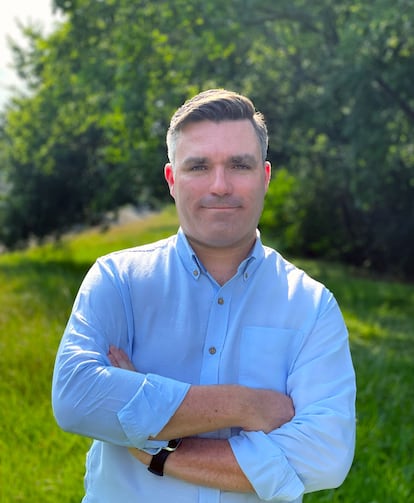 Ernest Scheyder, periodista y escritor, en una imagen cedida.