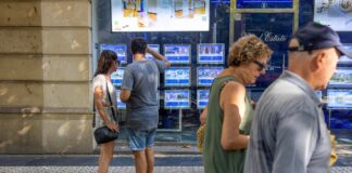 La firma de hipotecas se dispara a máximos de 14 años por la crisis de la vivienda y la bajada del euríbor | Economía