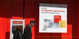 La integración de EVO en Bankinter desata las críticas de los clientes: “Solo tengo problemas” | Economía