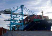 El déficit comercial de EE UU se redujo en junio a su nivel más bajo en casi dos años | Economía