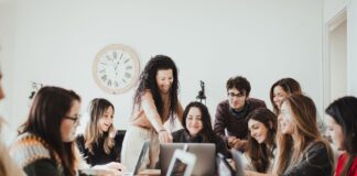 Viajar, estudiar, trabajar y no perderse: así es la experiencia internacional capaz de cambiar tu vida | Formación | Economía