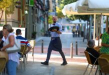 Ocho comunidades autónomas destruyeron empleo en julio y en once subió el paro | Economía