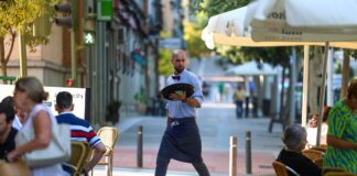 SMI: El crecimiento de los sueldos se atenúa a las puertas de una nueva negociación para subir el salario mínimo | Economía