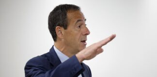 Gortázar aprovecha los máximos en Bolsa de CaixaBank y vende acciones por 2,4 millones | Mercados Financieros