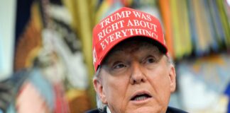 Trump afirma que Intel ha acordado ceder al Gobierno de EE UU una participación del 10% en el capital social | Economía