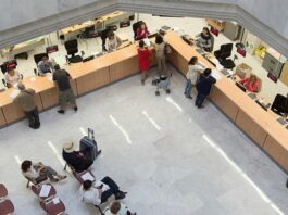 El Gobierno aprueba la resolución que oficializa las 35 horas para los 250.000 trabajadores de la Administración General del Estado | Economía