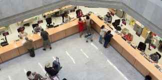 Guerra abierta entre el Gobierno y los sindicatos por el cambio en el modelo de oposiciones | Economía