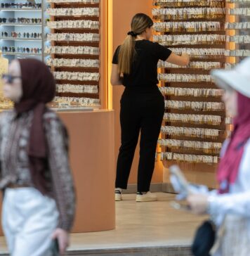 La inflación y el tirón del mercado laboral lastran la recuperación de poder adquisitivo de los salarios en España | Economía