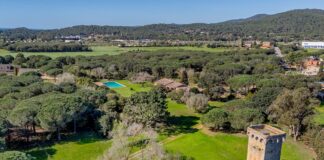 Las casas de la semana: una finca, tres viviendas y una torre de interés cultural por tres millones | Negocios