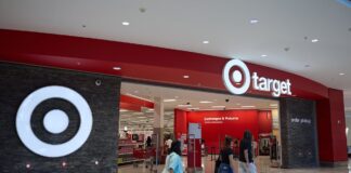 Target, uno de los gigantes del retail en EE UU, empeora resultados y reconoce “importantes obstáculos” por los aranceles | Economía