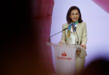 La gran banca española no se inmuta ante la bajada de tipos y destroza récords: ganó 17.086 millones, un 11,8% más | Economía