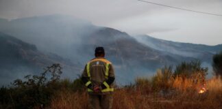 La UGT llevará a la Inspección de Trabajo la precariedad de los trabajadores de extinción de incendios | Economía
