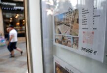 España vende casi 360.000 casas en seis meses, la cifra más abultada de los últimos 18 años | Economía