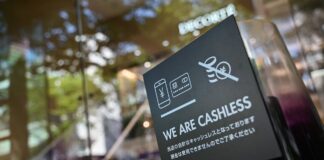 Si va a Japón, mejor lleve tarjeta para pagar | Carta del corresponsal