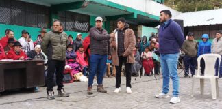 Tribunal indígena liberó a tres policías acusados de ‘invadir’ sus territorios y pidieron disculpas a Leonidas Iza por seguir sus actividades | Política | Noticias