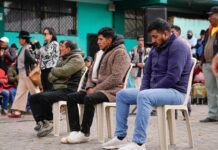 A horas de su liberación, juez concede habeas corpus a tres policías que fueron retenidos por el movimiento indígena de Cotopaxi | Política | Noticias