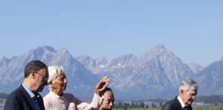 Lagarde se despide de Jackson Hole con una defensa de Powell frente a Trump: “La independencia de los bancos centrales es de vital importancia” | Economía