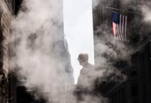 ¿Corrección o huida hacia adelante? Wall Street ya bate a Europa y enfila su tercer año de subidas | Mercados Financieros