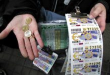 La ONCE ya genera más ventas por los ‘rascas’ y las loterías que por su cupón | Economía