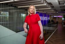 Julie Sweet, presidenta de Accenture: “Ser resiliente es clave, pero cuando muchos se paran toca tomar decisiones valientes” | Negocios