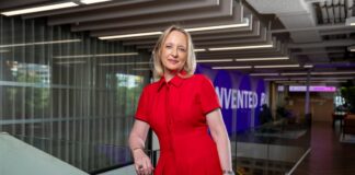 Julie Sweet, presidenta de Accenture: “Ser resiliente es clave, pero cuando muchos se paran toca tomar decisiones valientes” | Negocios