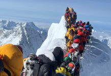 Hacer cima en el Everest será más caro | Fortuna
