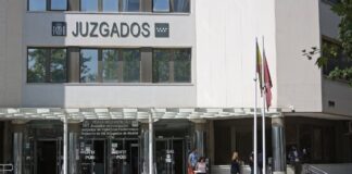 Los abogados del turno de oficio dicen basta: “15 minutos en los calabozos de Plaza de Castilla enseñan más que un año de máster” | Negocios