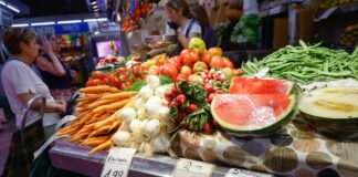 La inflación de la zona euro sube hasta el 2,2% tras un trimestre estancada | Economía