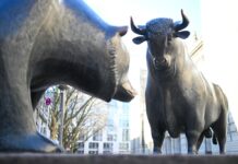 De la huida al oro al vértigo alcista: la Bolsa ignora las alertas y busca nuevos récords | Mercados Financieros