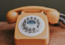 La telefonía fija resiste en España gracias a las empresas | Empresas