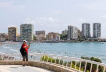 Los municipios fantasma de la costa española: la mitad de las casas están vacías la mayoría del año | Economía