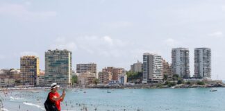 Los municipios fantasma de la costa española: la mitad de las casas están vacías la mayoría del año | Economía