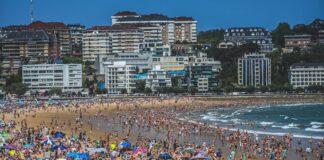 La subida de precios y el pinchazo de Alemania alejan el hito de los 100 millones de turistas | Economía