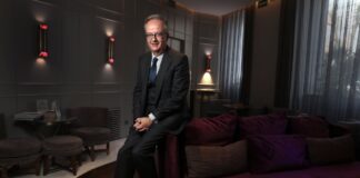 ¿Quién controla la industria turística en España? | Economía