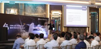 Banco Bolivariano impulsa el desarrollo del sector camaronero con análisis de perspectivas económicas