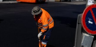 Los salarios de convenio acumulan un año subiendo por encima de la inflación | Economía