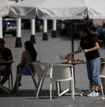 Los trabajadores pagaron una media de 820 euros de más en el IRPF por no ajustar el impuesto a la inflación | Economía